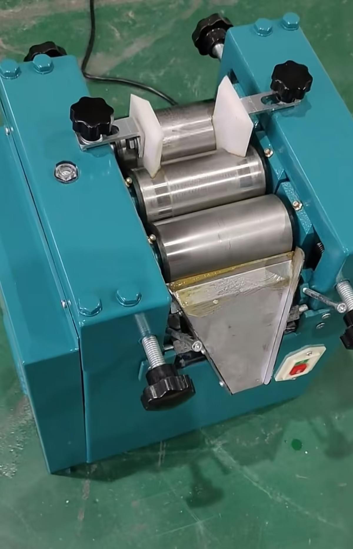 65 lab usage three roller mill