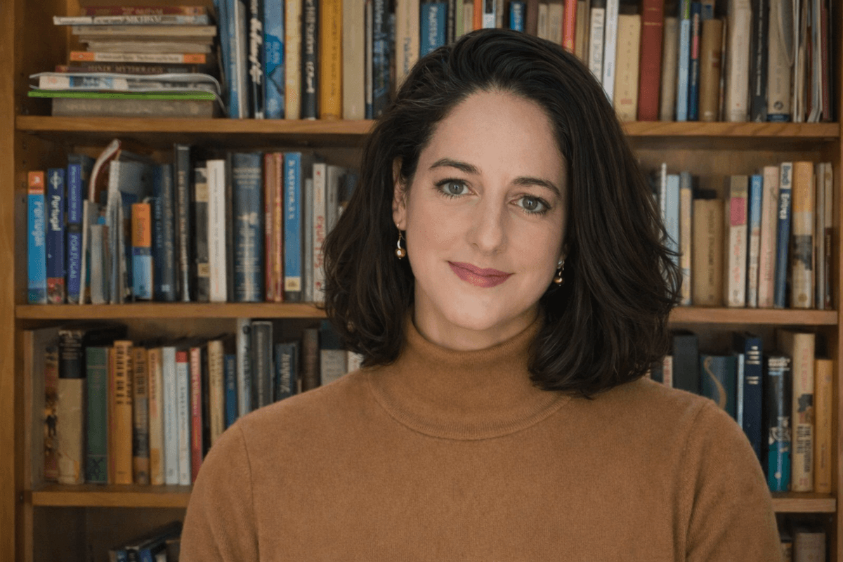 Headshot photo of Sarah Arbuthnot