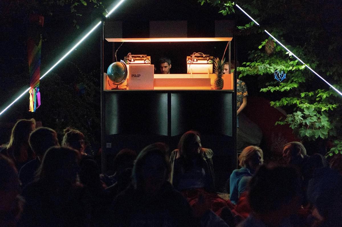 Pikip : une borne DJ solaire, 100% autonome & performante 