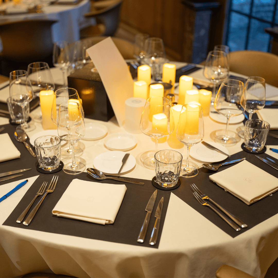 — Michael Rodriguez  “It’s rare to find an event that combines team building and entertainment so perfectly. Highly recommend!”  Join over 300 companies that have experienced the thrill of solving a murder mystery while dining. It's an event for businesses where they can solve a murder mystery while dining.