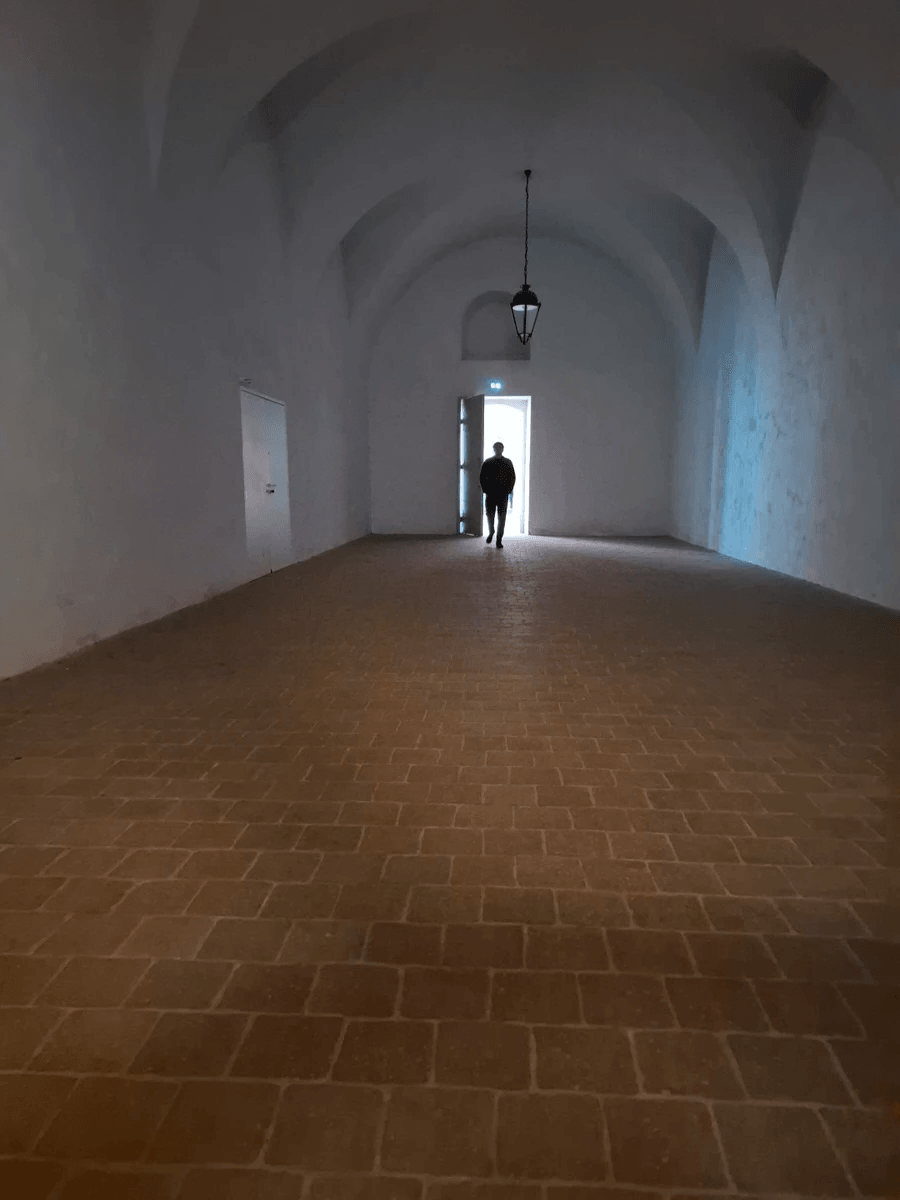 Our office is specialized in the law of foreigners, assisting you through the procedures of visa, naturalization and other questions related to immigration. Expertise in Law of Foreigners Our Commitment Master Laure Dilly-Pillet is a general lawyer specialized in family law and immigration law. Member of the council of the order, she is attached to the bar of Montpellier.