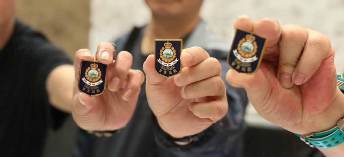 少警校徽胸章(金屬)