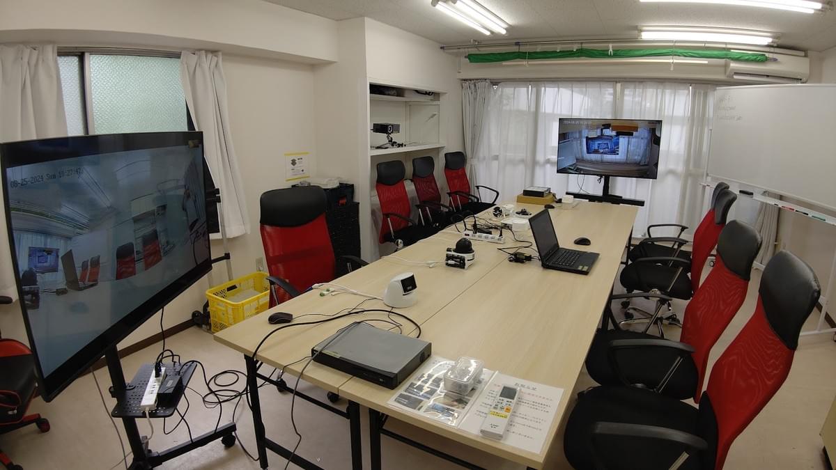 防犯カメラのデモ機多数です。各種メーカー品をテスト購入していますので在庫多数です。