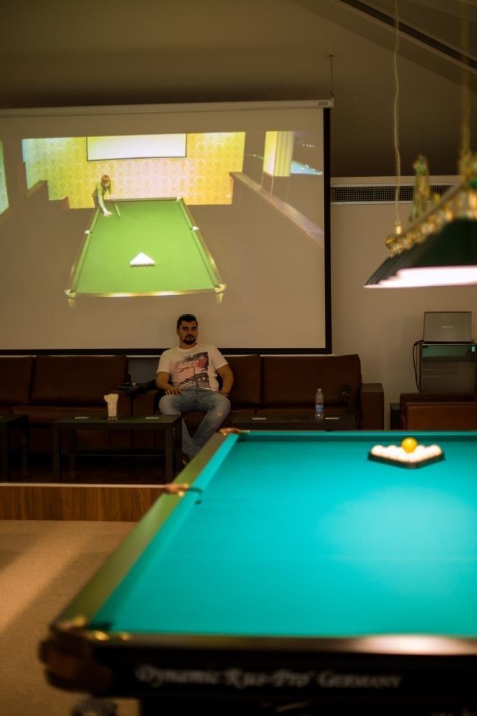 Русский бильярд на Кипре