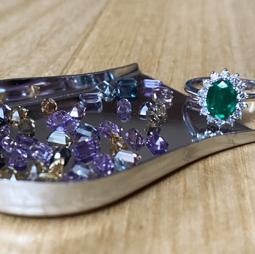 Des pierres précieuses pour un bijou unique avec LM JOAILLERIE