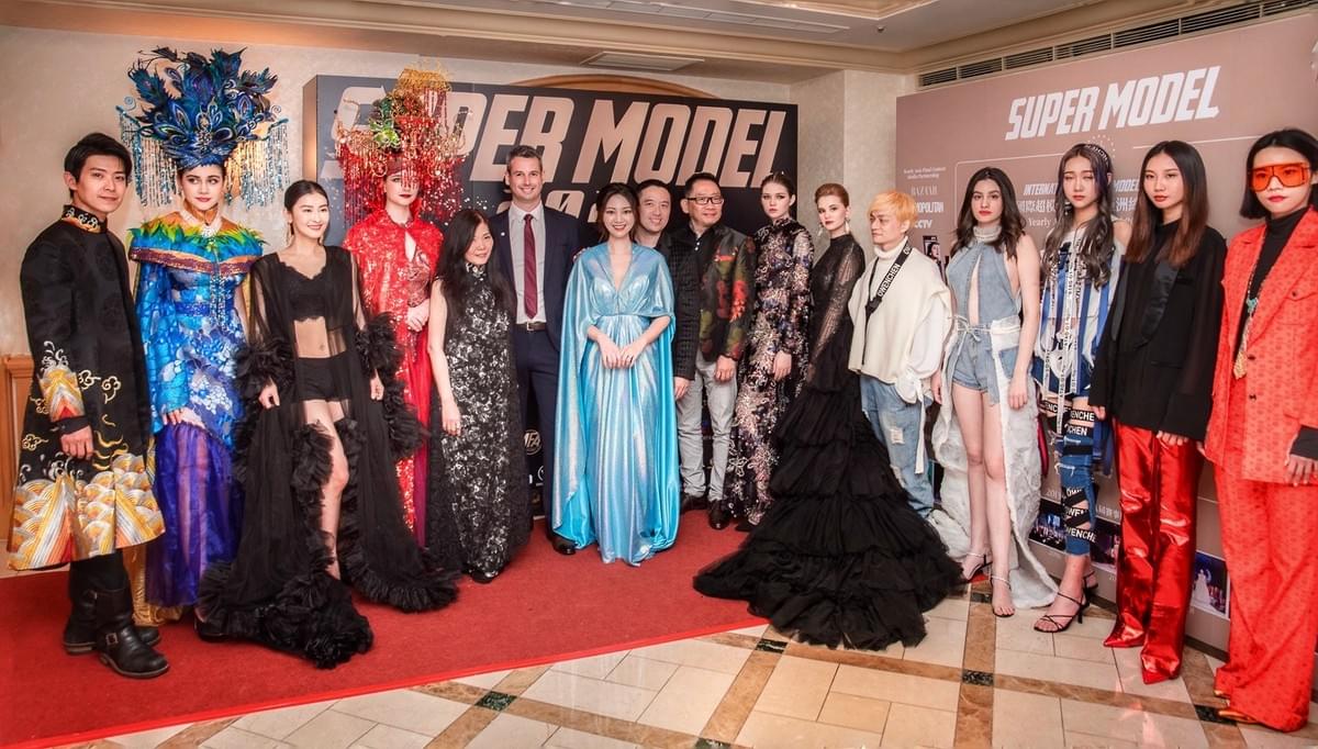 大賽主席黃予涵、王孝璿、法國工商會總經理Stephane、主席評審吳亮儀、李吉祥、陳奕良、超模健康公益大使夏米雅、大賽顧問周查理