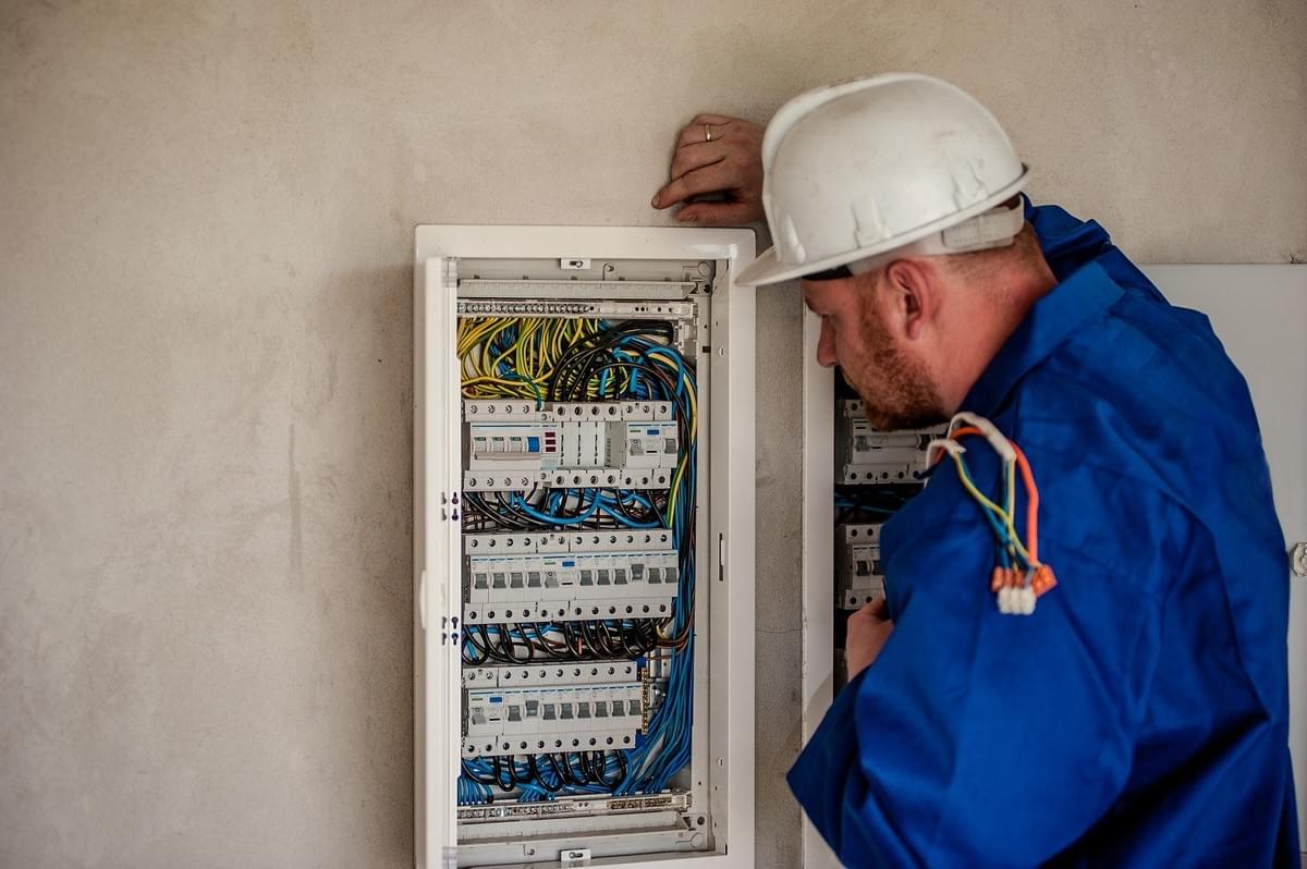 What To Do When A Circuit Breaker Trips? 2021 Updated