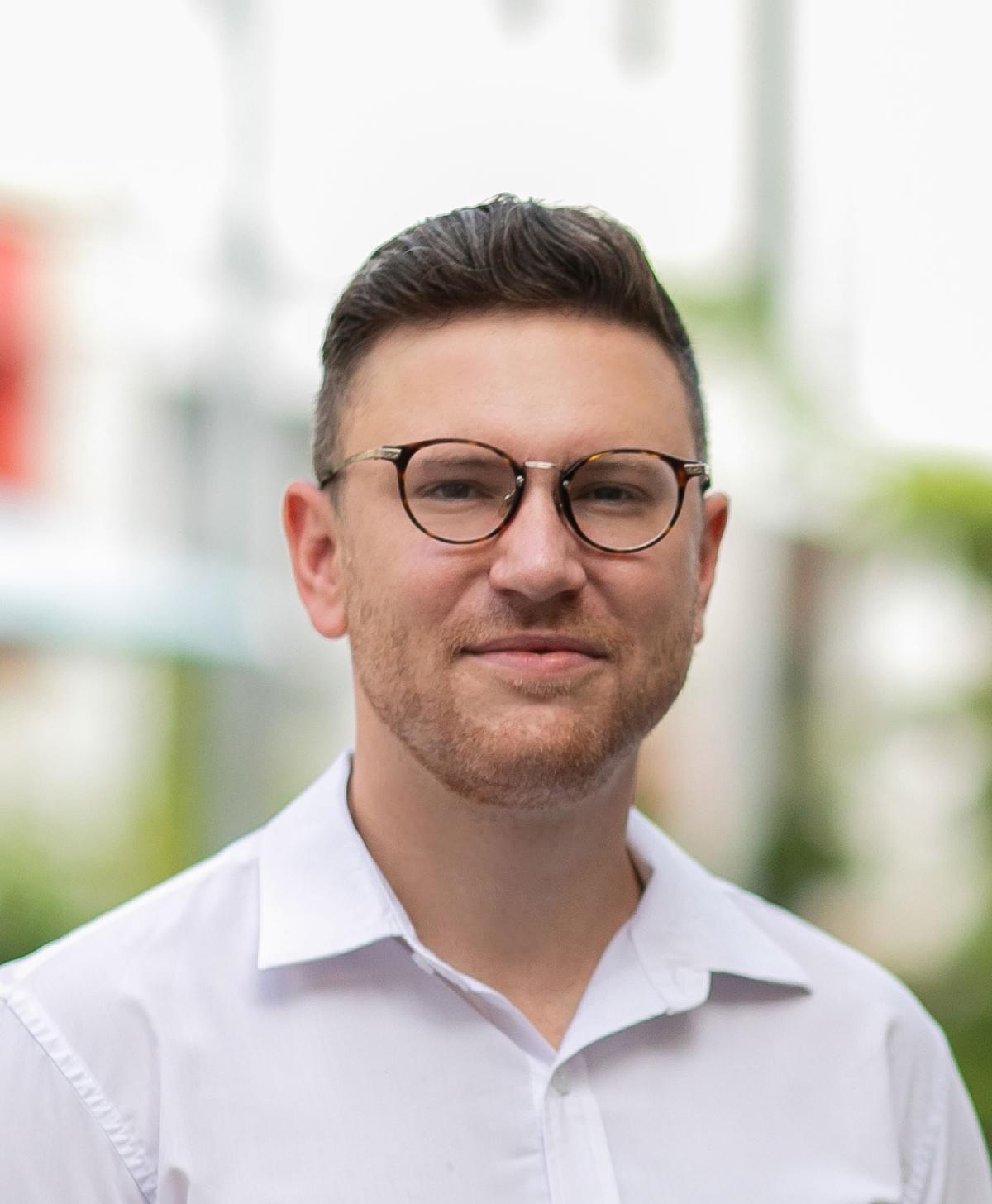 Milan Reinartz on Founder Growth, Flipping Cars and On-...