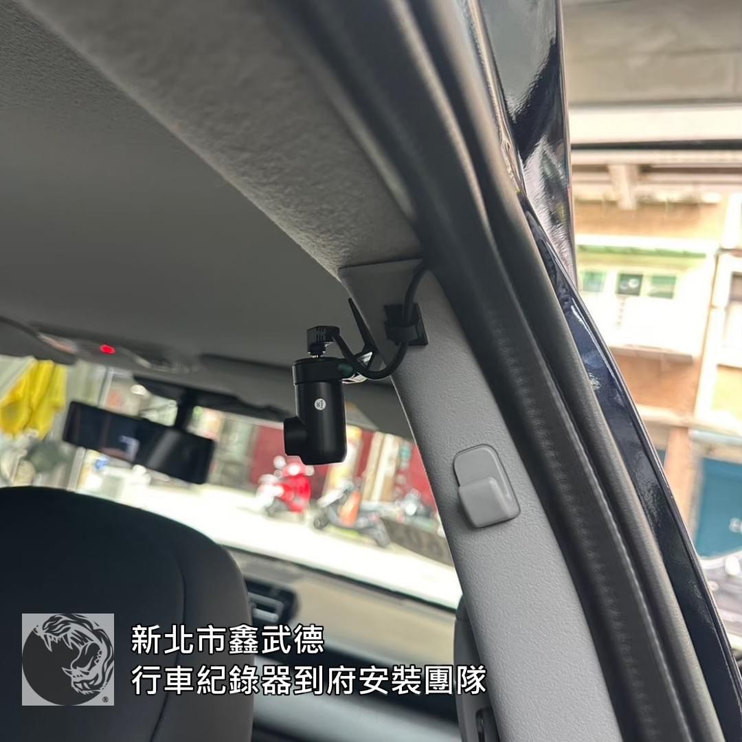 板橋公司停車場行車紀錄器到府施工畫面
