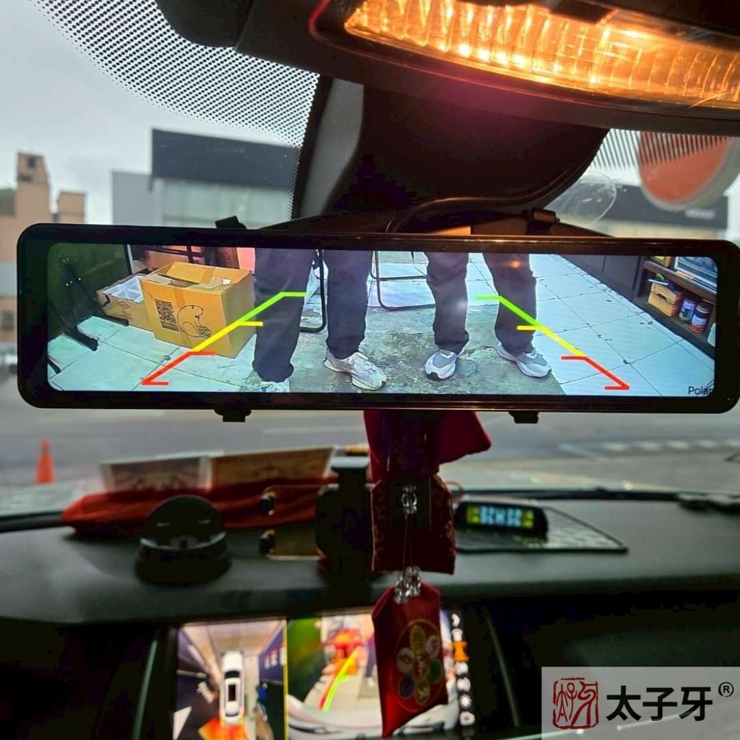 蜂鷹行車紀錄器倒車顯影