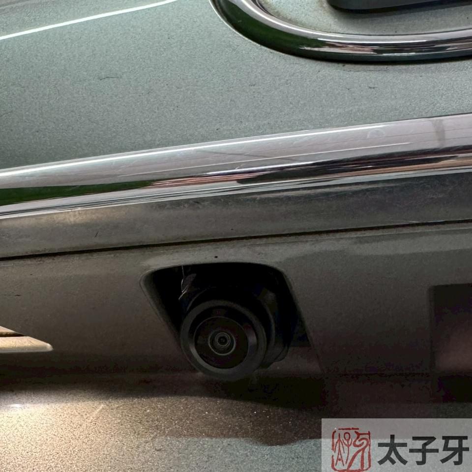 360 後鏡頭安裝與尾門避位示意