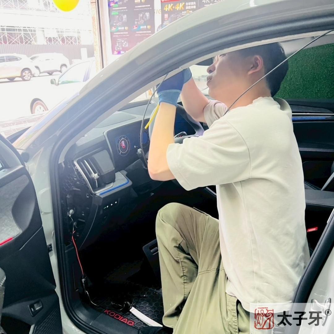 太子牙安裝skoda行車記錄器
