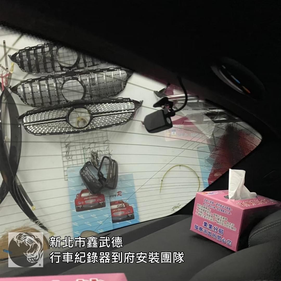 新莊棒球場周邊地下停車場行車紀錄器安裝流程示範