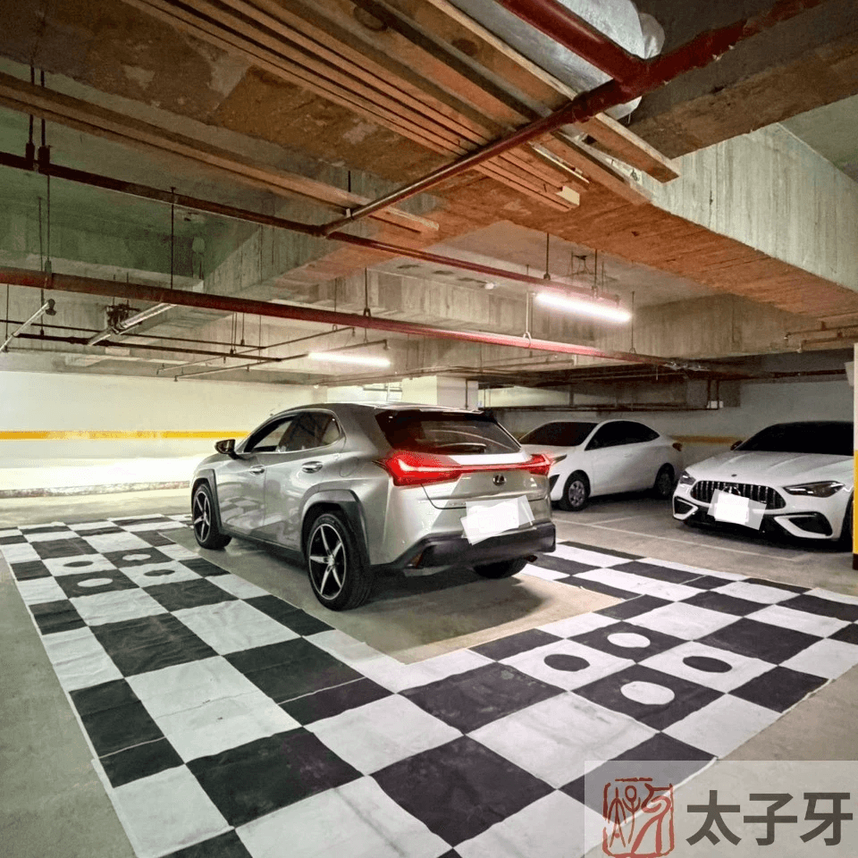 地下室環景校正前後畫面比對