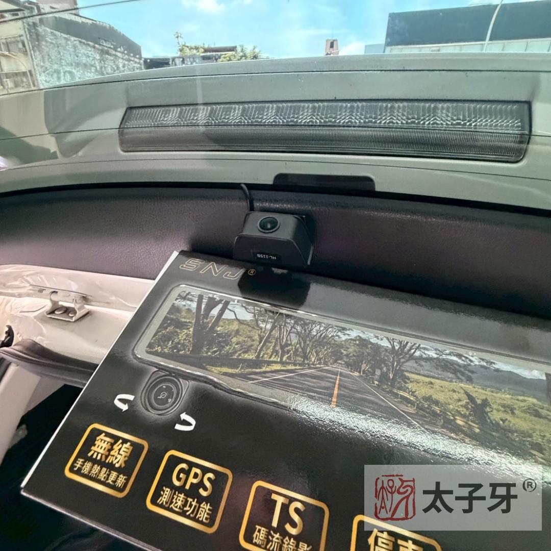 RAV4 與 Corolla Cross 後鏡頭安裝與畫面呈現示意