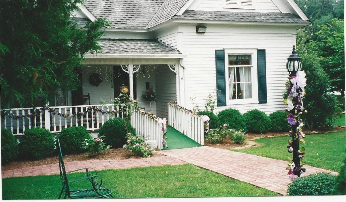 Milton Sunrooms - 3 Season Sunroom