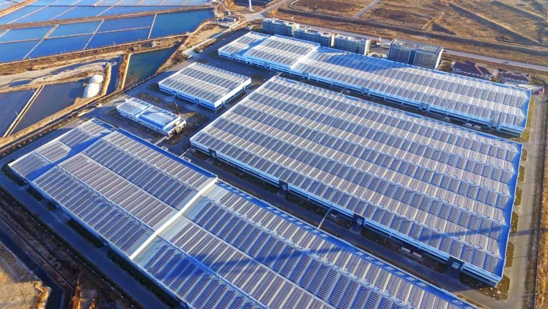 Où puis-je trouver un fabricant professionnel de panneaux solaires ? Maysun possède des bases de production de modules photovoltaïques en Chine et aux Émirats arabes unis. Nous avons des bureaux à l'étranger et des entrepôts à l'étranger pour les panneaux solaires photovoltaïques en Allemagne, Italie, Pologne, Hongrie, Arabie saoudite, Indonésie et Émirats arabes unis. Vous pouvez nous trouver via le site Web, téléphone, e-mail, WhatsApp, Facebook, youtube. Nous vous répondrons dans les 24 heures,