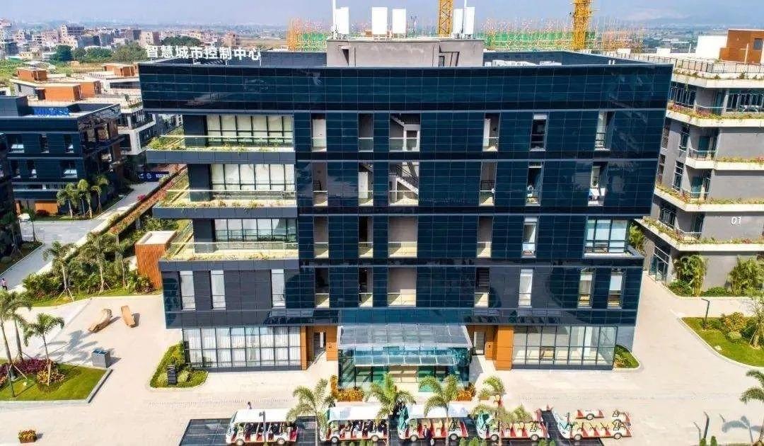 La production d'énergie photovoltaïque est une sorte de source de système d'énergie solaire, elle peut produire de l'énergie électrique, et elle ne peut produire que de l'énergie électrique, et le réseau électrique est un type spécial de source d'énergie, il peut non seulement fournir de l'énergie électrique à la charge, mais peut également être utilisé comme charge pour recevoir de l'énergie électrique