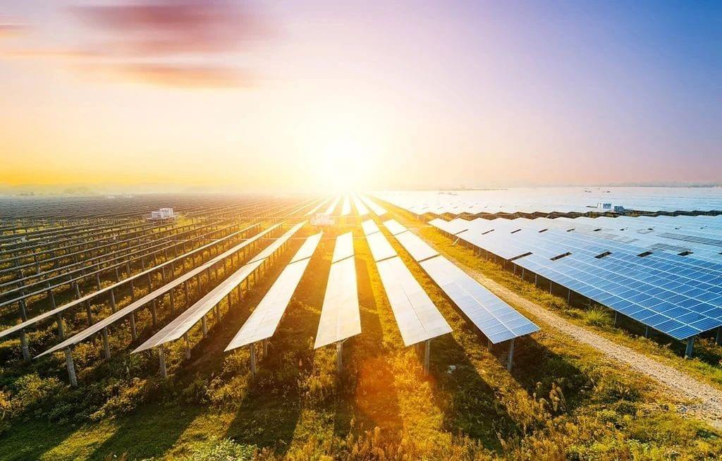 "Utilisez d'abord l'énergie photovoltaïque pour votre propre maison et vendez l'excédent au réseau national" signifie que l'électricité de la solaire photovoltaïque centrale est prioritaire sur la charge, et la charge n'est pas consommée, puis envoyée au réseau.