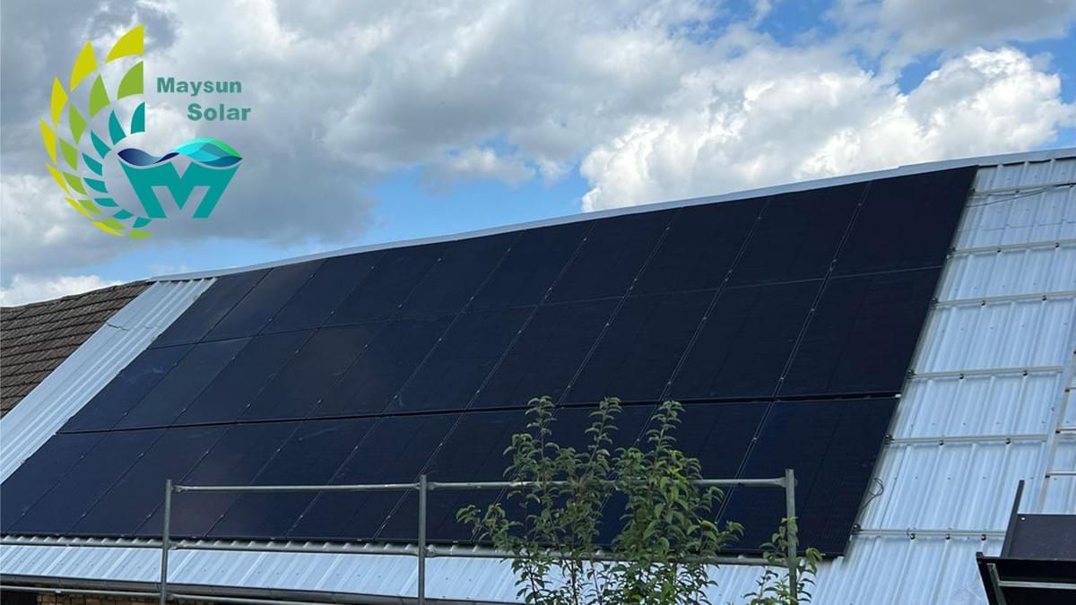 Projekt znajduje się na dachu domu w Niemczech, kliknij na obrazek, aby dowiedzieć się więcej o produkcie.