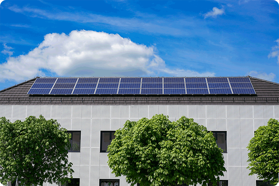 Da weiterhin neue Anlagen installiert werden, müssen Unternehmen ihre Investitionen in Photovoltaikanlagen für den Eigenverbrauch neu bewerten.