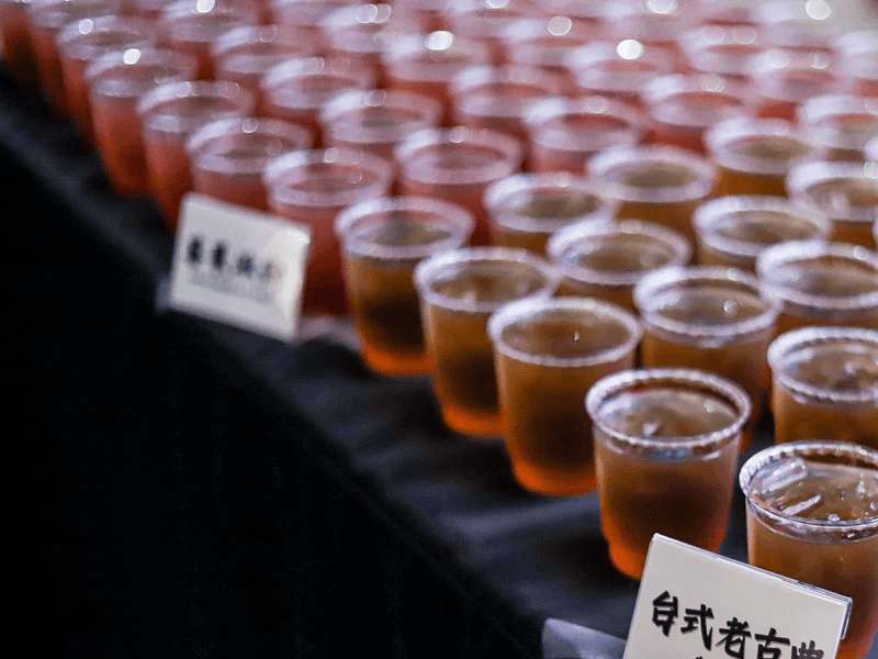 Whether it is a company gathering or a product launch, we can provide professional bar services to enhance the atmosphere of the event. business activities The services we provide Welcome to join 【Let's Go_Bar on the Move】 Your slightly tipsy party, we run all over Taiwan! 🚐🍸 We specialize in: ✨ Wedding receptions | Corporate events | Private parties No matter where you are, we can bring the bar to the scene (of course, we also supply non-alcoholic options!) 📍 Want to see basic pricing ➡️ Please enter "Location/Weekday or Holiday" Example: Kaohsiung/Holiday 📍 Want to see the menu ➡️ Please enter "Menu" 📍 Want to see the bar wall rental package ➡️ Please enter "Bar Wall" 📍 Want to see customized canned drinks ➡️ Please enter "Canned Drinks" 📍 Glass rental ➡️ Please enter "Glass Rental" 📍 Customized services ➡️ Enter the keyword "Customization" 🔔 If you have any questions, you can also leave a message to inquire, and we will reply to you as soon as possible!