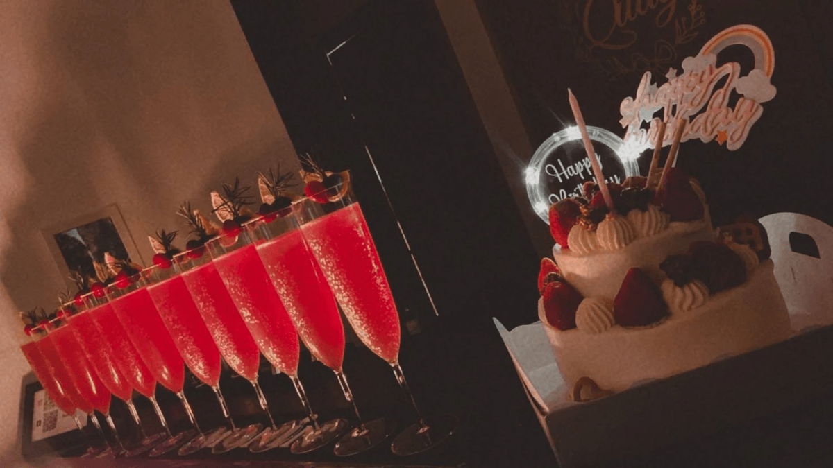 Contact us immediately, let us provide unique bar services for your event, whether it is a wedding, corporate event, or private party, we can meet your needs. Create your dream mobile bar experience Welcome to join 【Let's Go_Bar on the Move】 Your slightly tipsy party, we run all over Taiwan! 🚐🍸 We specialize in: ✨ Wedding receptions | Corporate events | Private parties No matter where you are, we can bring the bar to the scene (of course, we also supply non-alcoholic options!) 📍 Want to see basic pricing ➡️ Please enter "Location/Weekday or Holiday" Example: Kaohsiung/Holiday 📍 Want to see the menu ➡️ Please enter "Menu" 📍 Want to see the bar wall rental package ➡️ Please enter "Bar Wall" 📍 Want to see customized canned drinks ➡️ Please enter "Canned Drinks" 📍 Glass rental ➡️ Please enter "Glass Rental" 📍 Customized services ➡️ Enter the keyword "Customization" 🔔 If you have any questions, you can also leave a message to inquire, and we will reply to you as soon as possible!