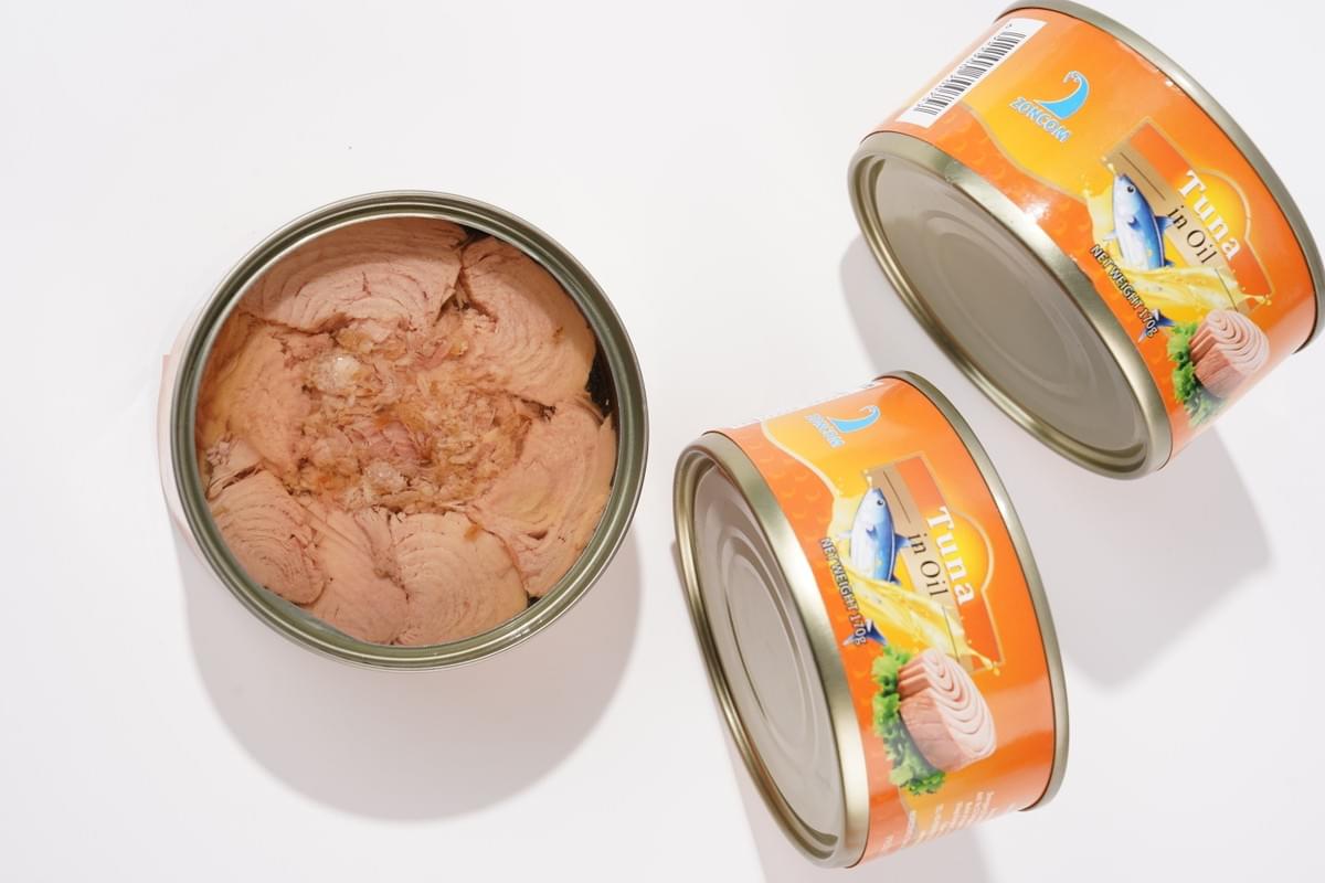 TUNA IN OIL