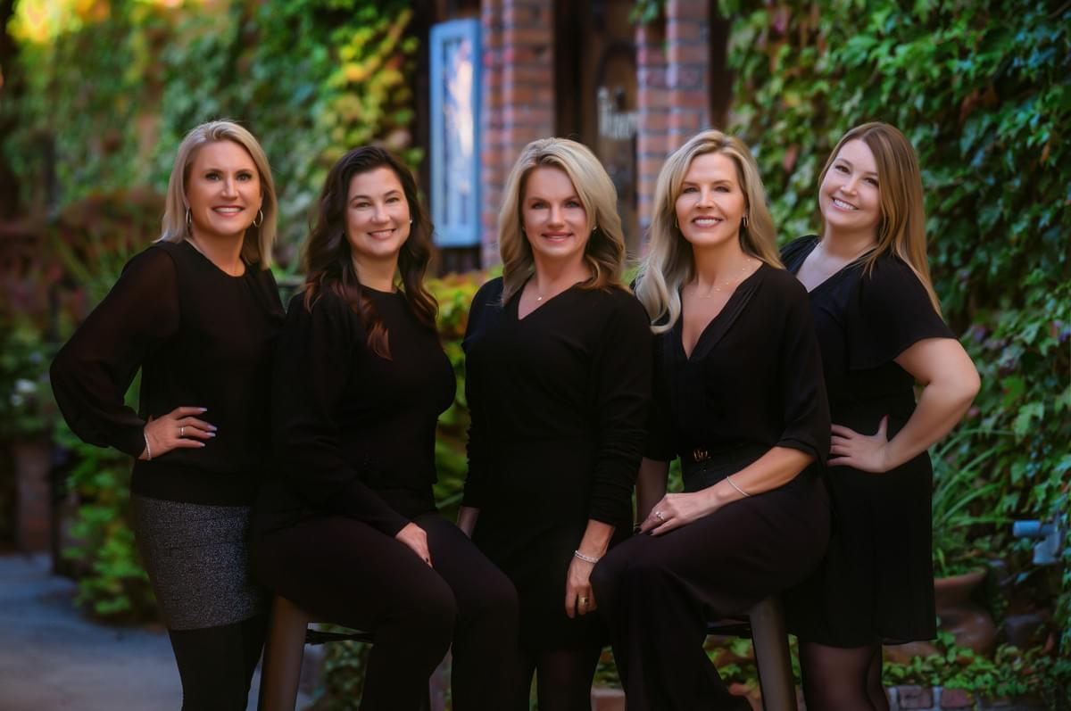 Anna & Associates