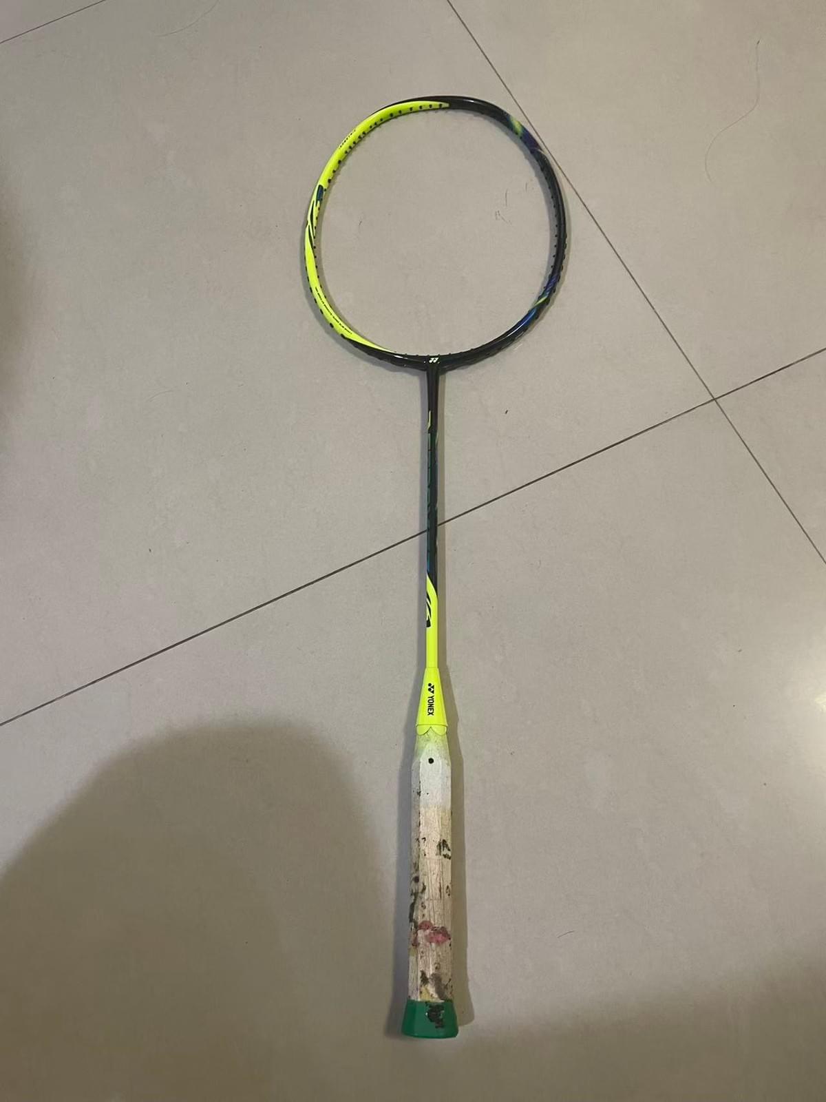 Our customer service team is always ready to provide you with professional advice and support, whether it is purchasing or after-sales, we will wholeheartedly serve you to ensure you have the best shopping experience. excellent customer service What are we doing Selling second-hand original factory high-end rackets