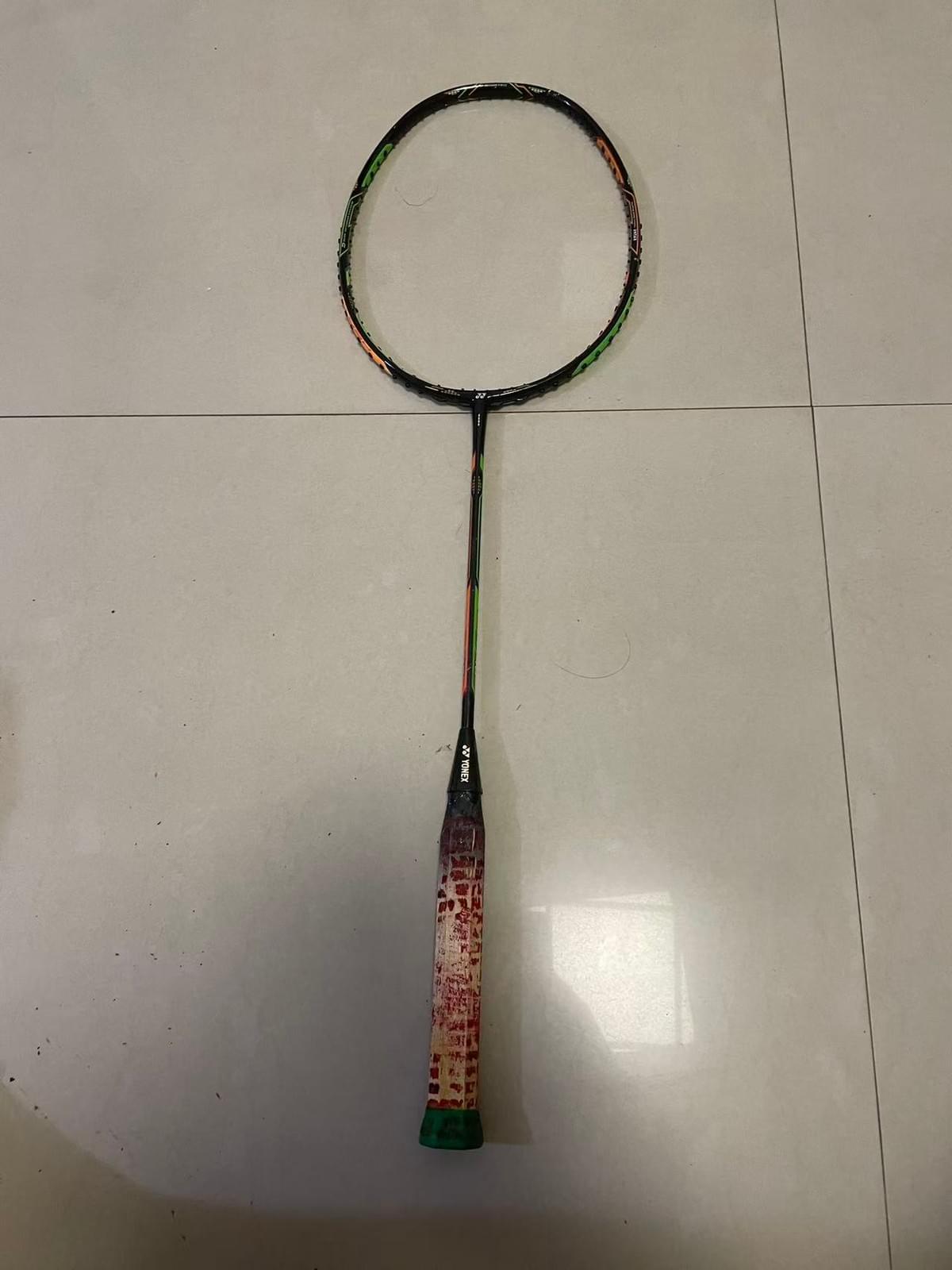 Our customer service team is always ready to provide you with professional advice and support, whether it is purchasing or after-sales, we will wholeheartedly serve you to ensure you have the best shopping experience. excellent customer service What are we doing Selling second-hand original factory high-end rackets