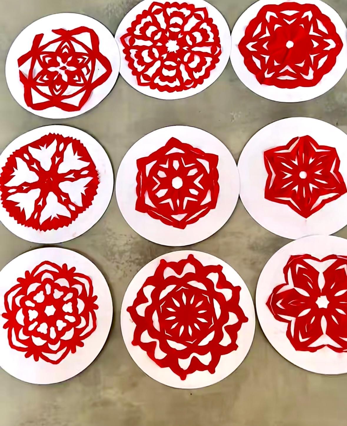 高爾夫球 手握球桿，調整姿勢，輕輕一揮，讓小球飛向遠方的目標。