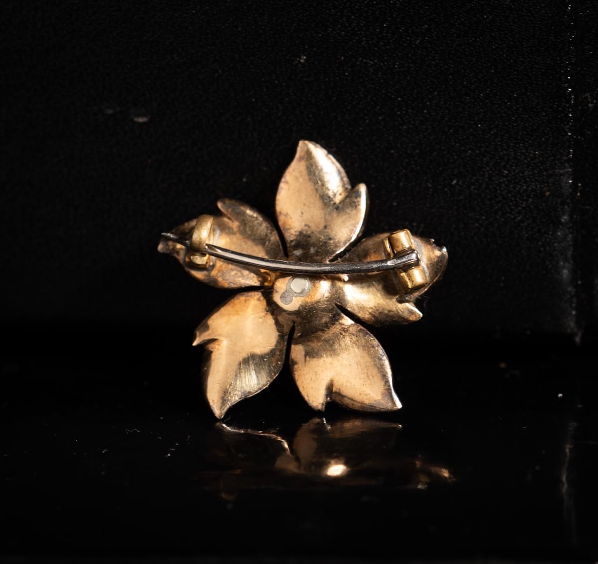 Diamond flower brooch