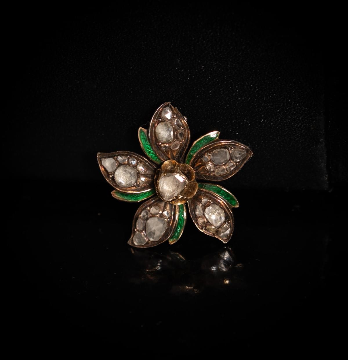Diamond flower brooch