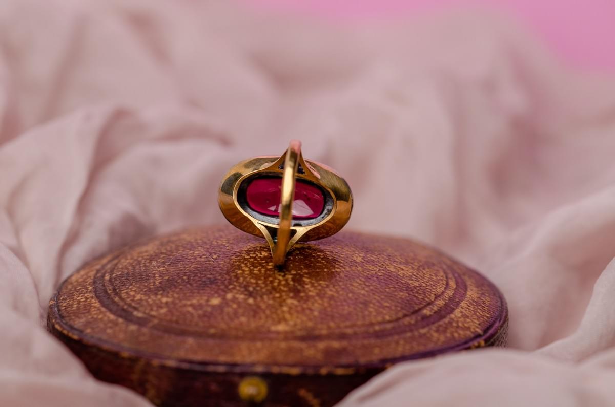 Garnet and diamond ring