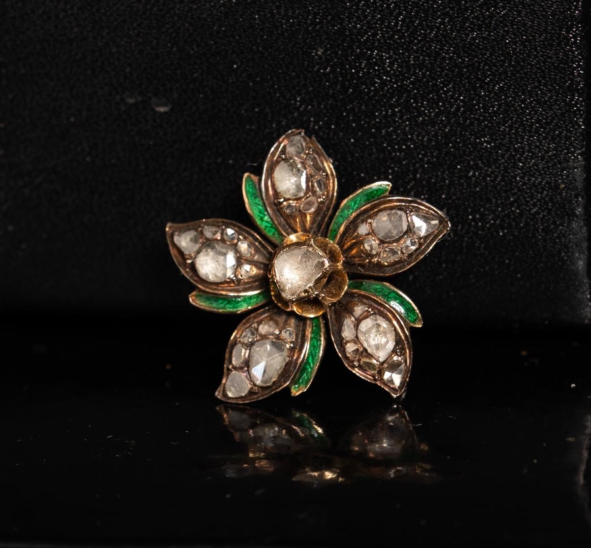 Diamond flower brooch