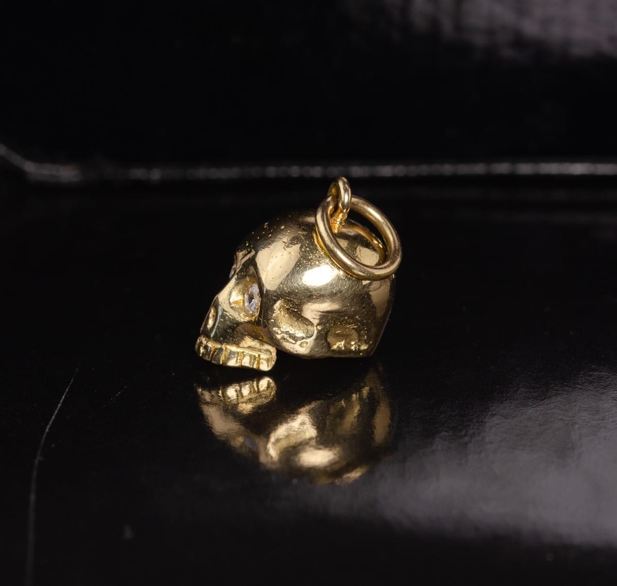 Skull pendant