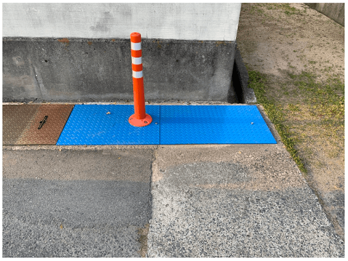 壊れていた水路口を修理しました。