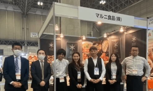 写真左から弊社　菅原／市川／佐々木／社長 二階堂／渥美／加藤／伊藤