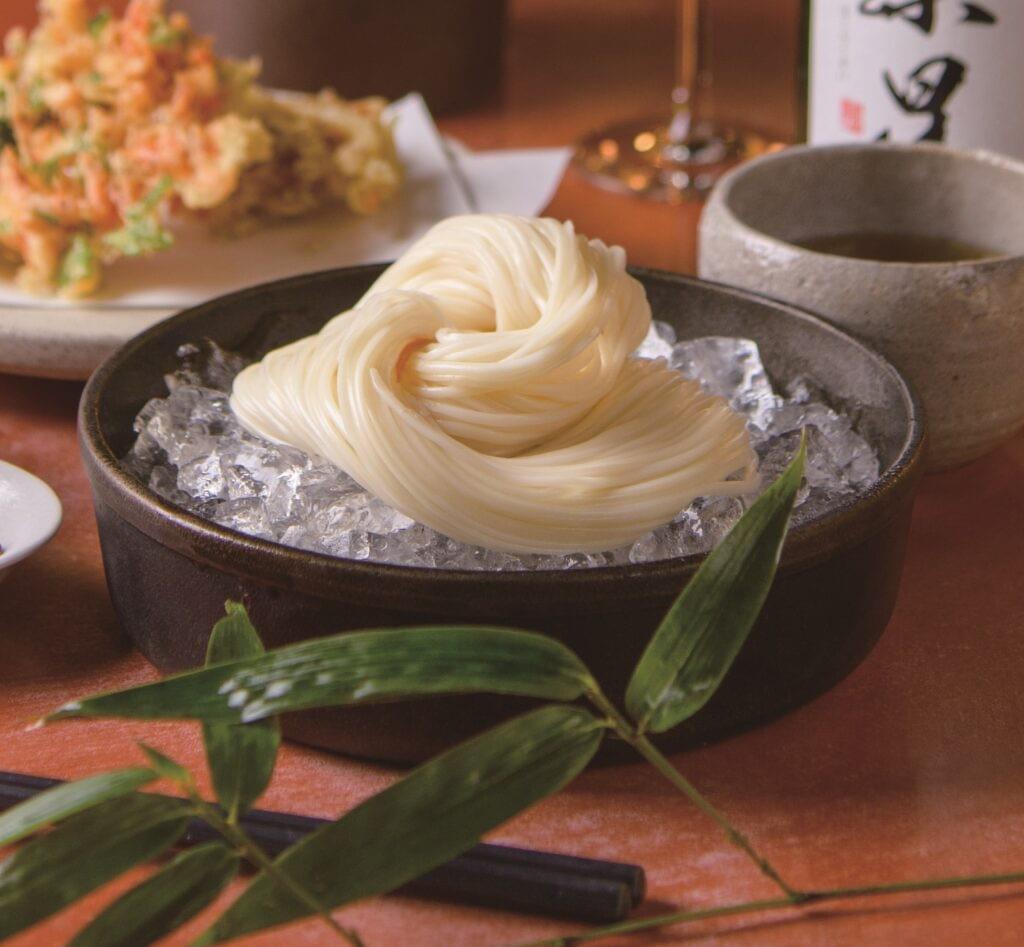 Using carefully selected ingredients, we achieve flavorful noodles. high quality raw materials Our company's characteristics Maruni Foods, founded in the 18th year of the Meiji era, has been creating products that match the times with the goal of "a fun life with noodles." In recent years, due to the increase in single-person households and dual-income households, the demand for "time-saving cooking" has been rising. In response to this background, our company is currently focusing on the development of "freeze-dried noodles" as a new challenge.
