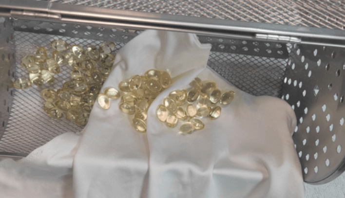 Oil-absorbing cloth inside the drying tumbler