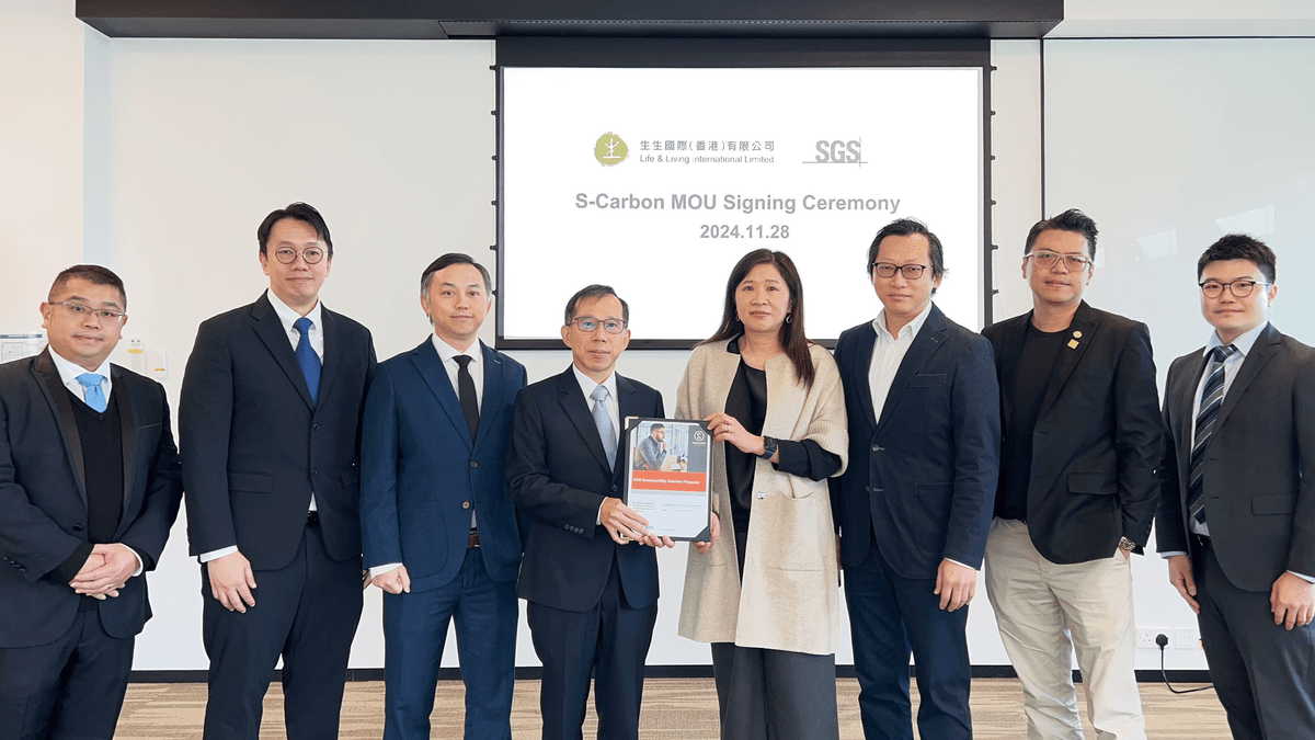 Life & Livingrepresentatives: Mr. James Sun (4thfrom left), President; Mr. Gavin Yuen (3rd from left), Senior Manager; and Mr. Jacky Tse (2nd from left), Manager of the Product Supply Division at Life & Living International Ltd.   SGS representatives: Ms.Miranda Kwan (4th from right), Director of Business Assurance; Mr. Pan Li (3rd from right), Deputy Director of Business Development (South China, HK and Macau); Mr. Kenji Ng (2nd from right), Account Manager – C&P; Mr. Johnny Chan (far right), Business Development Manager of Sustainability; and Mr. [E Person] (farleft), [E Title].
