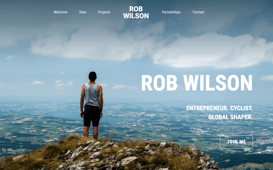 Jasny szablon biznesowy od Strikingly