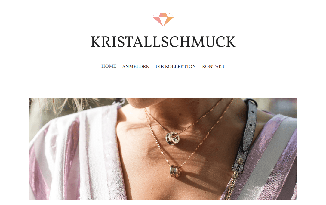 Crystal Online Boutique Template von Strikingly