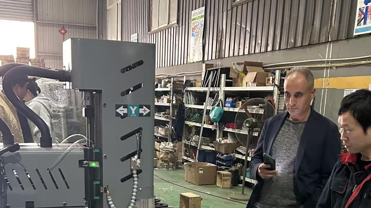 Iraq customer Farhad visiting our factory - news