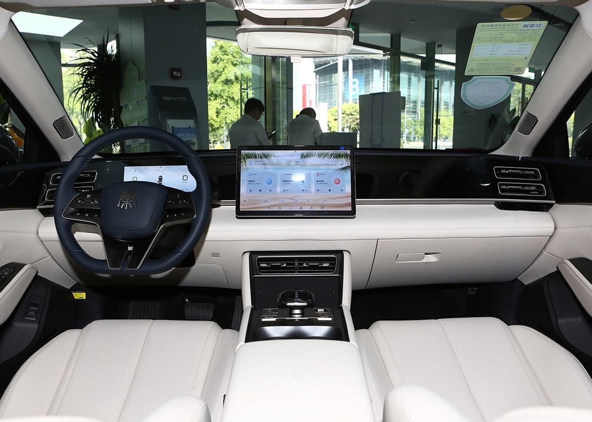 BYD Qin L DM-i 120km 2024