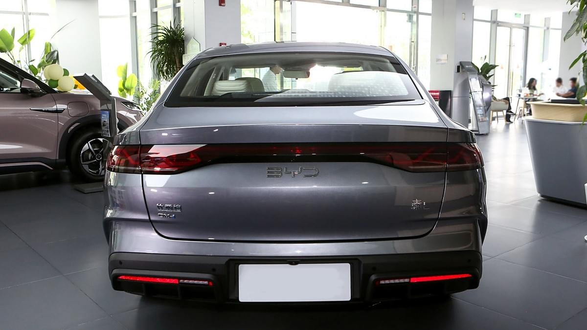 BYD Qin L DM-i 120km 2024