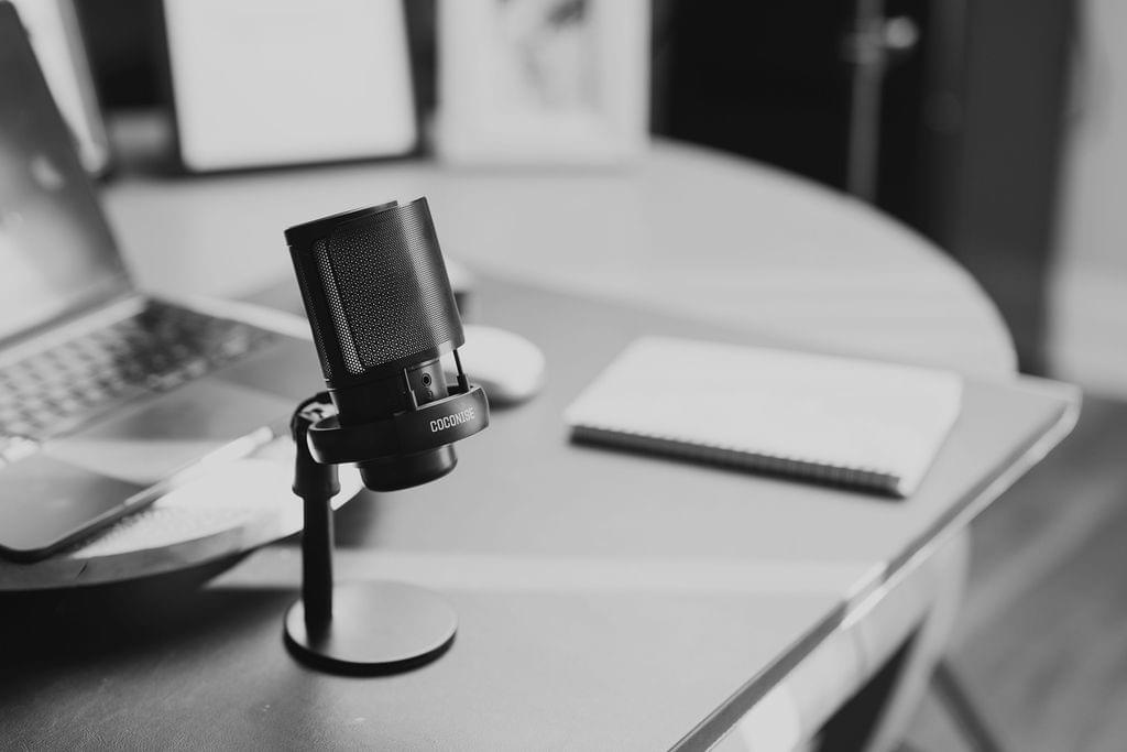 Discover the support you need Find Your Path Through Grief Holding Women Through Grief is a compassionate support space for women navigating pregnancy, infant, and other life-altering loss. Through heartfelt coaching, supportive resources, and the Holding Women Through Grief Podcast, the platform helps women feel seen, supported, and less alone as they learn to carry grief and reconnect with themselves.