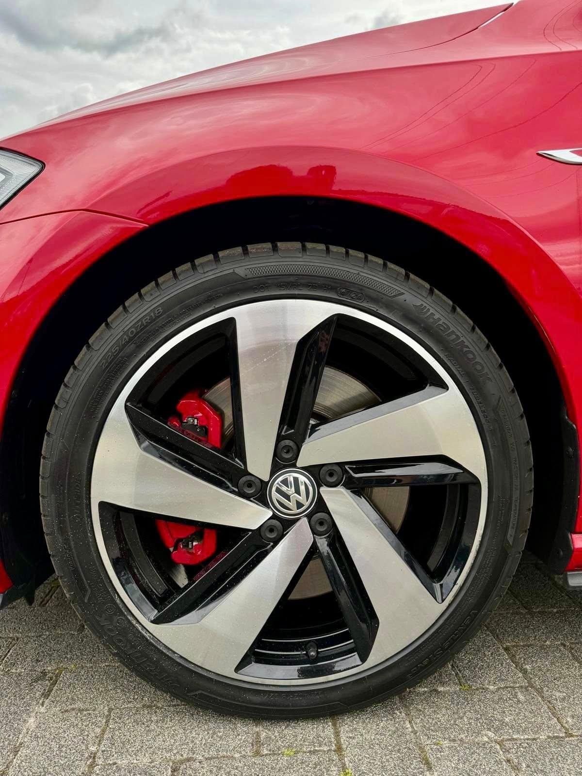 Volkswagen Golf 7.5 GTI Performance – 245 ch DSG7 – Tornado Red