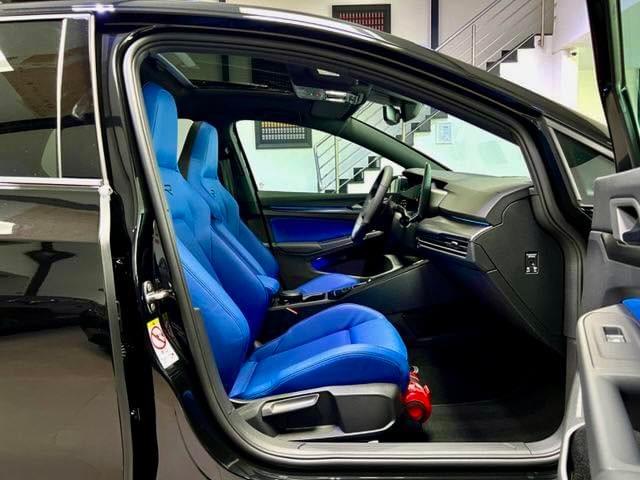 VOLKSWAGEN GOLF 8.5 R BLACK EDITION 333CH – 1 OF 1 – 2025